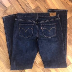 Levi’s Mid Rise Straight Legged Jeans